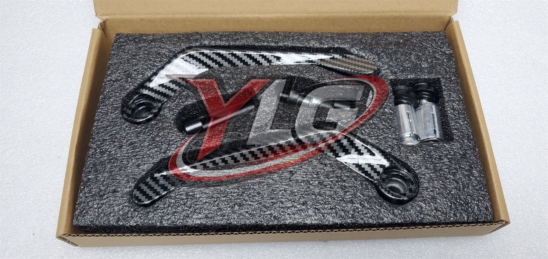 UNİVERSAL MANET  KORUMA TAKIMI KARBON - SİYAH